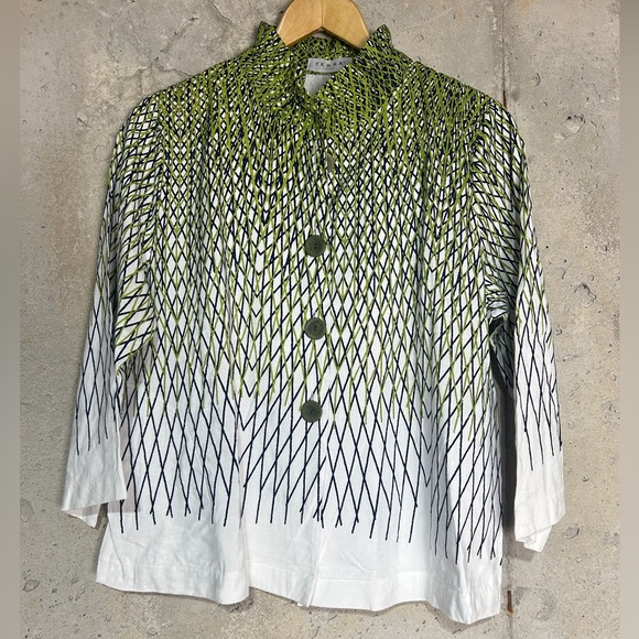 Terra Tops - Terra by SJ Apparel white green plaid ruffle button up blouse large